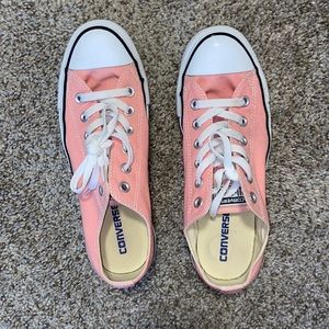 Pink Low top Converse